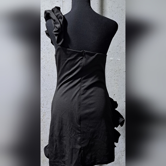 #074 Sz M MICAS * Flower Ruffle Black Dress with Black Accents - Micas - Picture 1 of 11